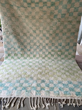 ELIO -Tapis Oued Zem Blanc damiers bleu/vert/jaune 268x195cm