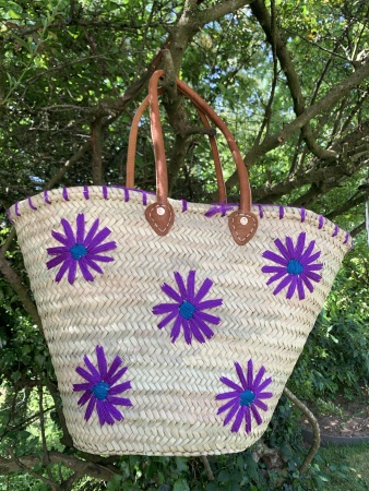 Panier en paille fleurs violet & bleu