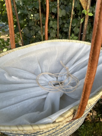 Panier en paille rayures sequins argent