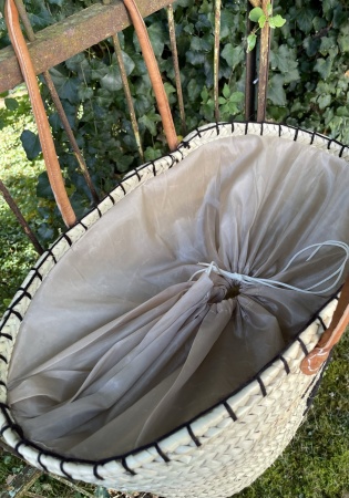 Panier en paille visage femme 