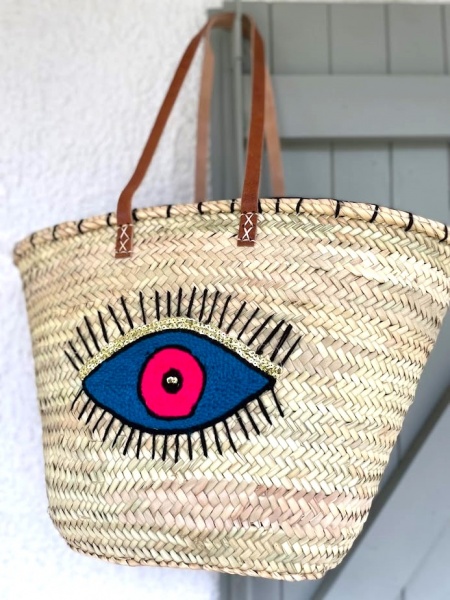 Panier paille oeil bleu et rouge