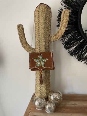 Sac en daim marron petit format étoile jaune et bleue
