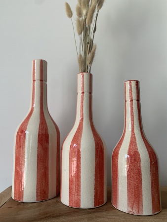 Série vases céramique blanc rayure rouge