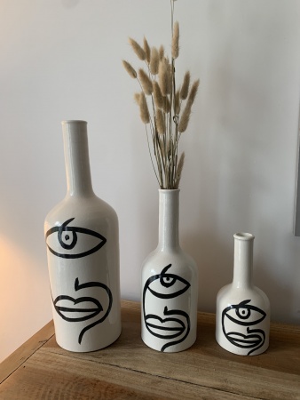 Série Vases céramiques blanc visage noir
