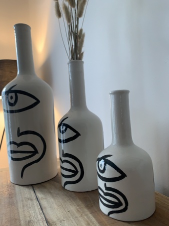 Série Vases céramiques blanc visage noir