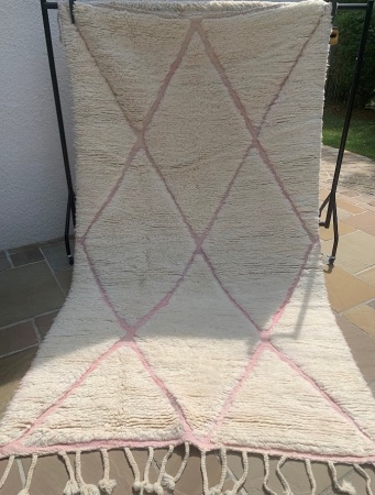 SIDONIE -Tapis Oued Zem Blanc et rose 267x147 cm