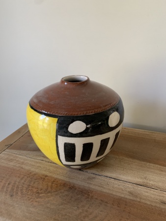 Vases jaune et noir motifs ethniques
